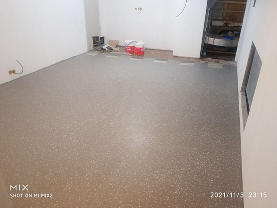 Укладка пвх плитки на клей - 240м2